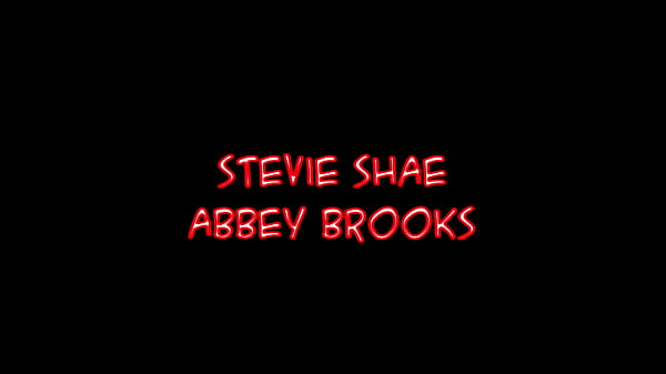 Nonton Sexy Latina, Veronica Rodriguez, Wearing A Provocative Fishnet Maid Costume, Discovers A... thumbnail