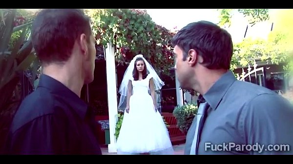 Redhead beautyhas funwith her mans huge meatbone