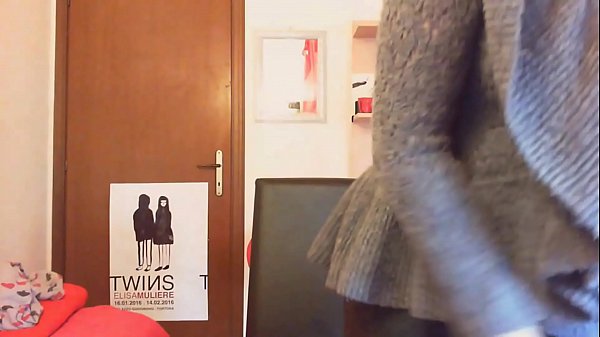 Play MP4 - Nicoletta oggi vuole fare un bel roleplay in italiano ed umilia pesantemente quella troia di tua moglie