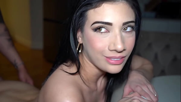 Nonton Pissing And Fucking Hard With Brunette Neighbor Emily Pink That Ask For Help thumbnail
