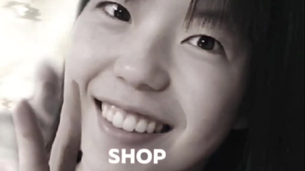 Play MP4 - 変態日本人貧乳雑魚マンコ奴隷オナホ主婦のザーメンどくどく膣内射精。【素人中出しハメ撮り】舞40代中出し大好きパイパン主婦。