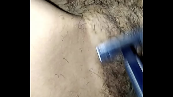 Meri biwi ke chut k baal 