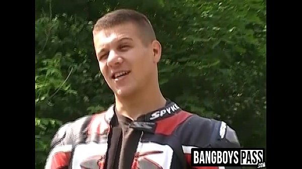 Play MP4 - Hot biker sucked a dick and got his ass banged in a car lift