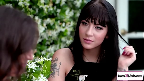 Love2Lick Tattooed babe rimsher latina blind date