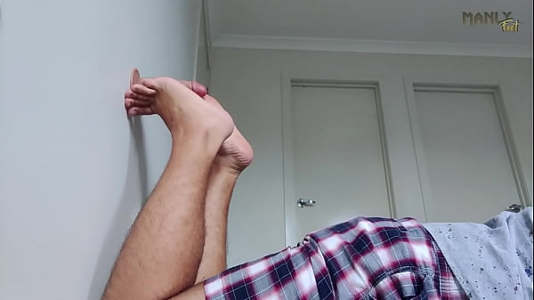 EVEN IF YOU ARE TERRIBLE AT FINDING A FUCK BUDDY STEPDAD HAS GOT YOUR BACK -  READY TO MILK YOUR COCK WITH HIS SMELLY WRINKLED FEET COVERED IN OIL MMMMM 