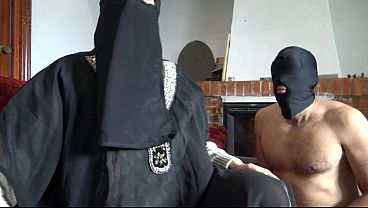 Nonton زوجة عربية تريد من الغرباء أن يشموا مؤخرتها thumbnail