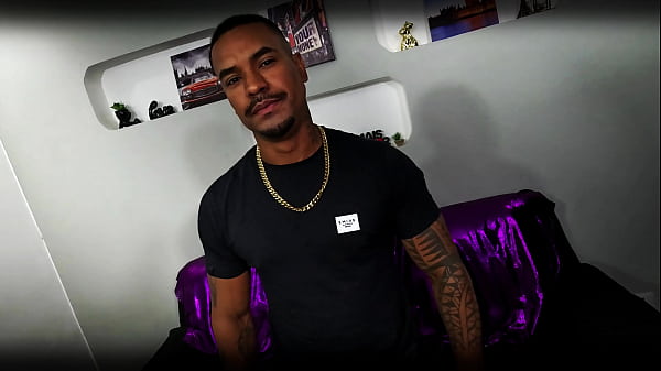 Nonton Neg&atilde;o Da Rola Grosa E Gostosa Enfiou Gostoso Na Minha Bucetinho No Pelo thumbnail