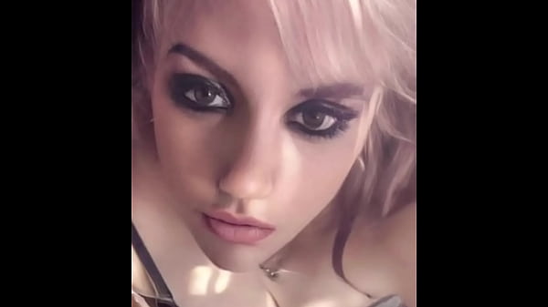 Me gusta tocarme pensando en mi papi 