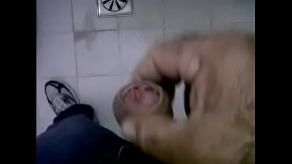 Gozando no trabalho.3GP