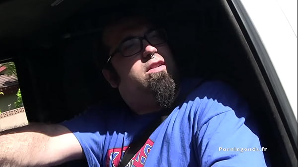 Play MP4 - Samantha 38G&colon; Pour un cheeseburger ou deux&comma; elle accepte de se faire asperger de sperme