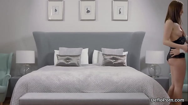 Erotic teenie gapes spread_twat and gets deflorated