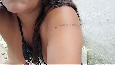 N&atilde;o aguentei e me mijei todinha de tez&atilde;o !!! Vem gozar comigo 