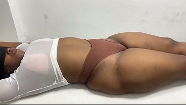 Nonton Vecina Se Deja Sobornar Para Una Deliciosa Sesion De Masaje thumbnail