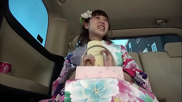 Nonton 成人式帰りの隠れ爆乳gカップ20歳 記念撮影と称してハメ撮りを撮影 2 thumbnail