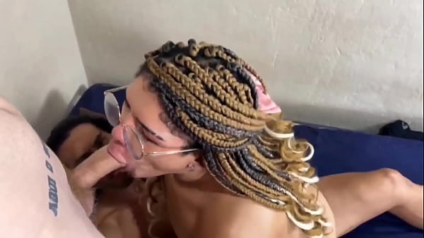 Play MP4 - safada me chupou enquanto meu amigo fode o cu dela