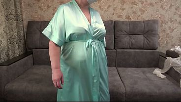 Nonton A Curvy Wife Changes Clothes For A Date. A Mature Housewife Transforms Into A Sexy Milf. Pawg. thumbnail