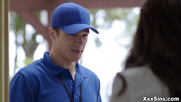 Play MP4 - Super hot MILF Housewife Pristine Edge is bored&comma; horny and longing for anal sex&excl; When home delivery Jayden Marcos knocks on her door she sees her chance&excl;