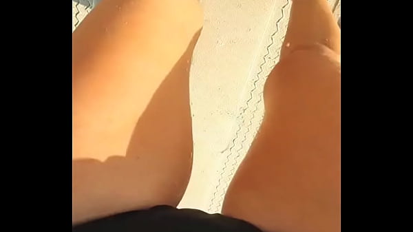 Nonton Spraying The Beach ??#outdoorfun #beach #public #pee #piss #pissing #peeing #wet #legs #legspeeing thumbnail