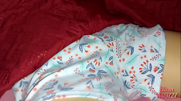 Play MP4 - Jugando con mi Hermanastra en casa cuando todos DUERMEN