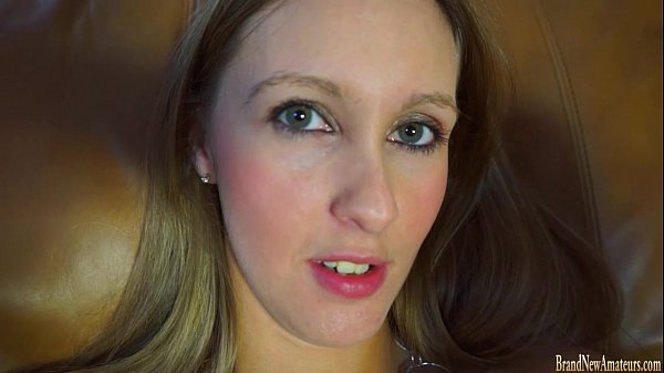 Play MP4 - Super hot amateur does it all on a casting couch