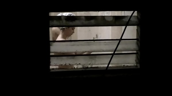 Nonton E244dfc8-e709-4487-8635-93f7a1f07e49.mov thumbnail