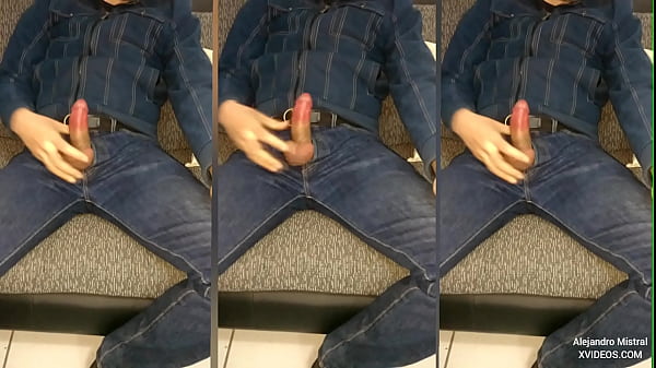 Hal&aacute;ndome La Verga Sin Correrme thumbnail