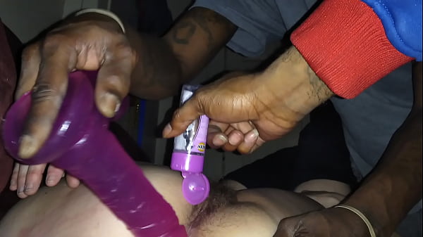 Play MP4 - Big freak