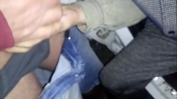 Play MP4 - Mamando na rua deserta