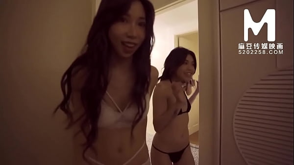 Play MP4 - 【国产】麻豆传媒作品&sol;MD-0166三个姐姐逼我破处 001&sol;免费观看