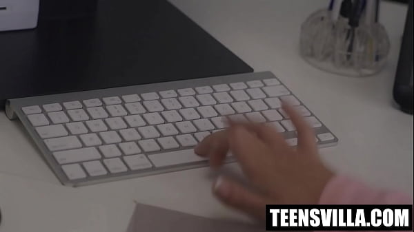 Play MP4 - Sheen&rsquo;s Cum-Soaked Bella After Deepfake Fix in Influencer Clash&excl;