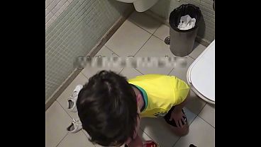 Putaria No Banheiro Do Mac. Sub Comeu A Batata Frita Porra De Macho. thumbnail