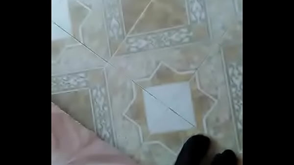 Vestida Como Putita,medias,zapatillas Y Minifalda thumbnail