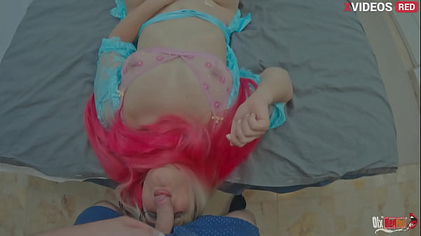 Madrastra se_masturbael coño con unvibrador mientras la follo en la boca yel coño