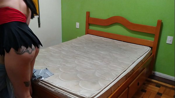 VIREI EMPREGADINHA DO BLUEZAO YOUTUBER FIZ TUDO OQUE ELEME ORDENOU DIREITINHO