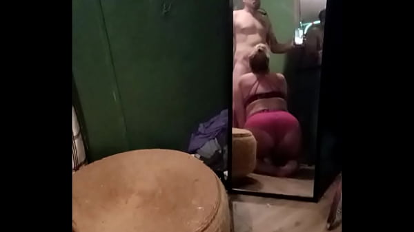 Play MP4 - Homemade milf sucking