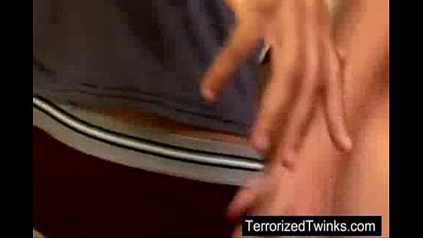 Play MP4 - Dos machos fornidos se follan en una habitaci&oacute;n de hotel