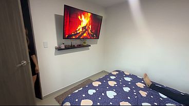 Nonton Le Ense&ntilde;o A Jugar Con Mi Celular A Mi Madrastra Y Le Hago Sentir Mi Enorme Polla. thumbnail