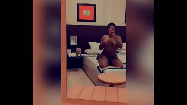 Itxqueen banging body gat me dripping season greetings Fans