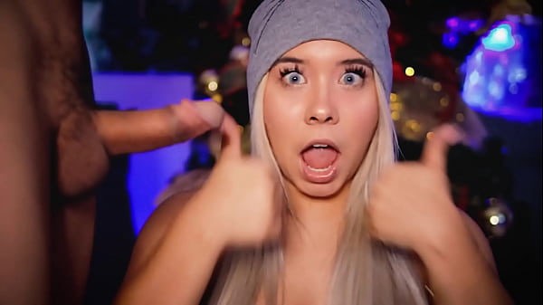 Play MP4 - I give my friend a jerk with my feet