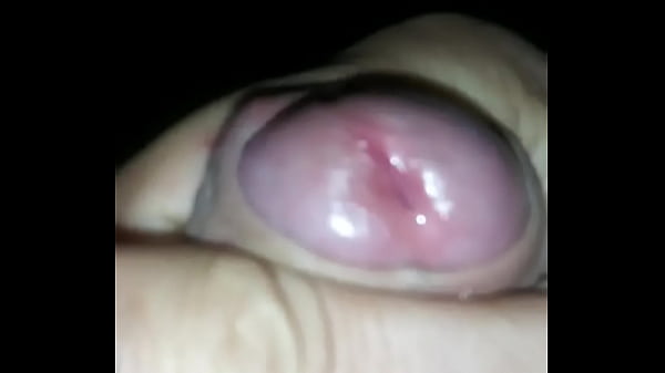 Play MP4 - Hombre masturb&aacute;ndose 01