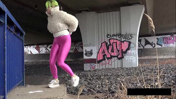 Nonton Pissy Wet Leggings thumbnail