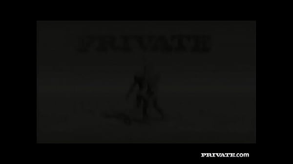 Nonton Judith Fox And Rita Faltoyano Get Fucked Outdoors On A Pile Of Rocks thumbnail