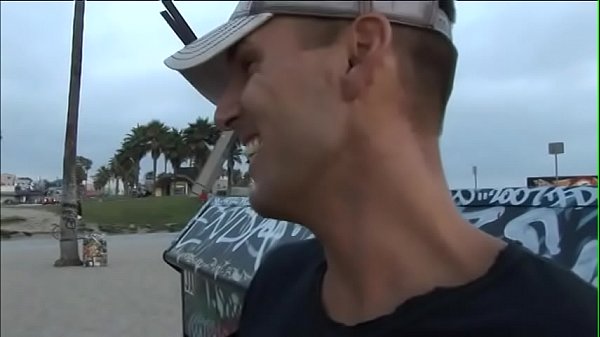 Play MP4 - Two busty bombshells Brandi Edwards Trina Michaels copped off with skurfing fellow