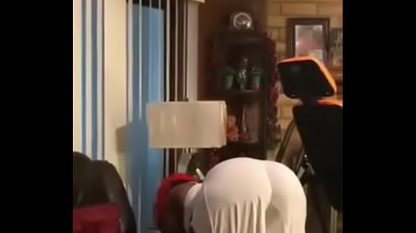 Play MP4 - Auntie Jackie cleaning