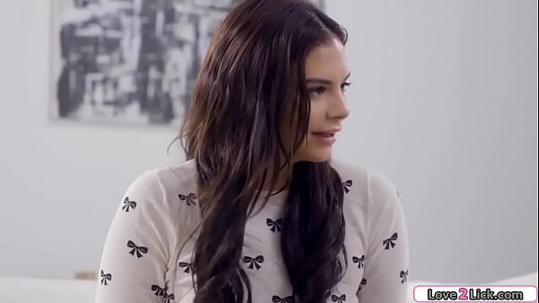 Love2Lick com College girls playa game_and lickpussy