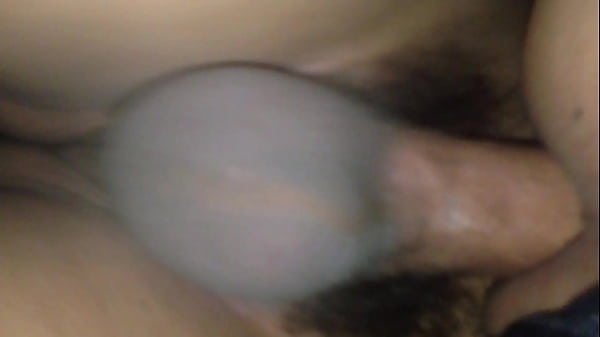 disfrutando una noche rica con mi amiguito 