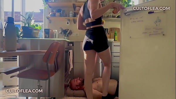 Nonton Femdom Ignoring & Trampling Session thumbnail