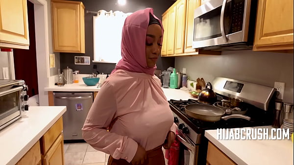 Curvy Ebony In Hijab Rides Like A_Pro Lily Starfire