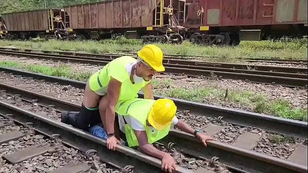 Nonton Oper&aacute;rios Foderam Gostoso O Chefe Durante A Pausa Almo&ccedil;o (teaser) thumbnail