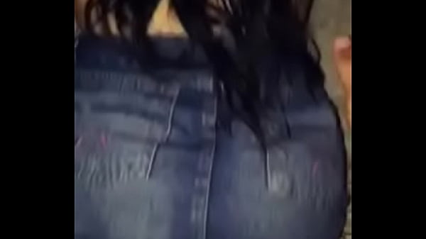 Minha esposa putinha dequatro_pra mim_com a bunda empinada Algum comedor pra colocar na bucetinha delajunto comigo Comentem